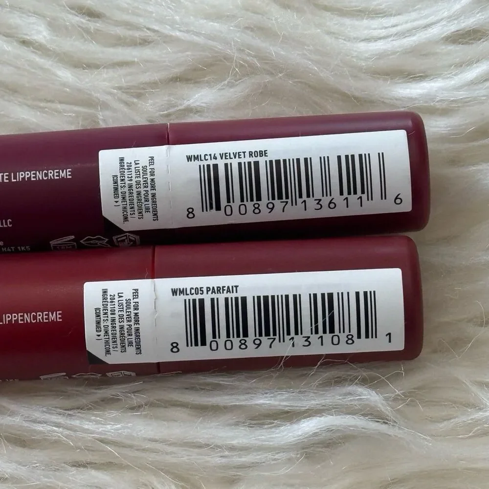 Nyx Smooth Whip Blurring Matte Lip Cream Parfait & Velvet Robe